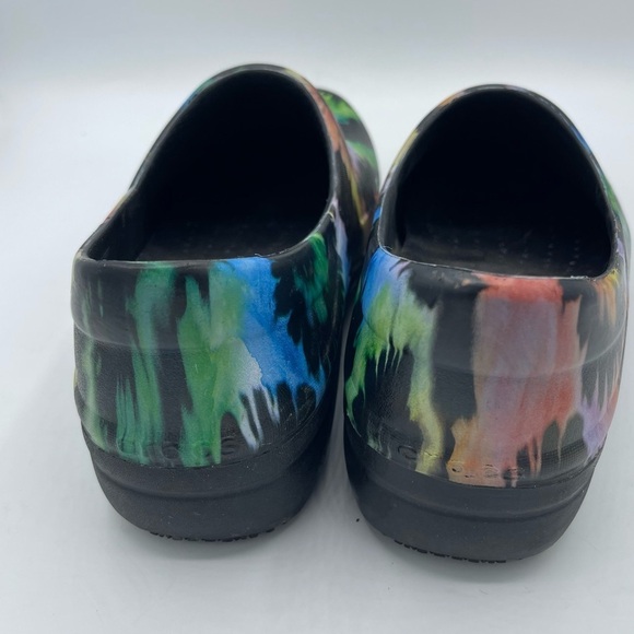 Crocs On The Clock Work Slip On Tie-dye Dual Comfort Slip Resistant Shoes Size 9 - Picture 3 of 4